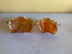 lot 153 image: 2 Folded Rim Carnival Glass style pieces