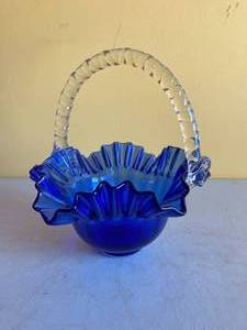 lot 162 image: Glass Basket Bowl