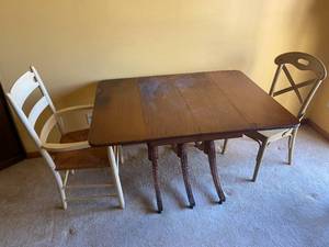 lot 169 image: Drop Leaf Kitchen Table and 2 chairs