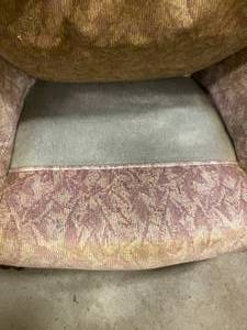 lot 600 image: 4 Chairs