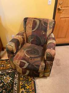 lot 181 image: 2 Upholstered Sitting Chairs