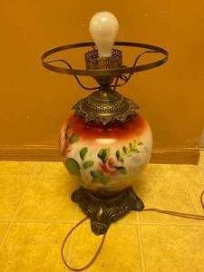 lot 183 image: Glass Hurricane Lamp Base