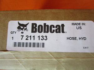 lot 30 image: (2) Bobcat Hydraulic Hoses 7211133