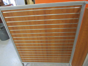 lot 67 image: Display Rack on Wheels 34x48x61