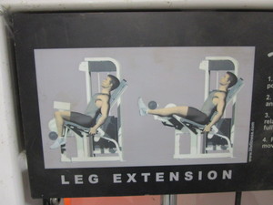 lot 71 image: Life Fitness Leg Extension Machine