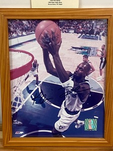 Autographed Kevin Garnett Photograph