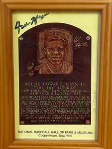Autographed Willie Mays H.O.F. Souvenir Playcard