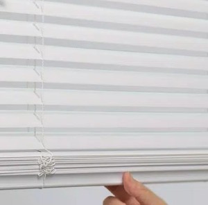 lot 604 image: White Cordless Light Filtering 1 in. Vinyl Blind - 36 in. W x 64 in. L