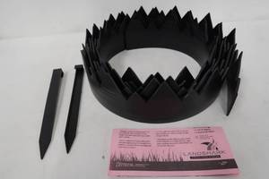 lot 675 image: Landshark 20 ft. Pound-In Landscape Edging Project Kit