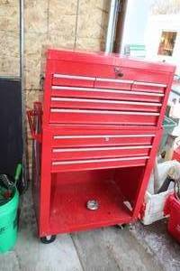 lot 9 image: Metal Tool Box and Rolling Tool Chest with Key 29Lx17-12Wx47H