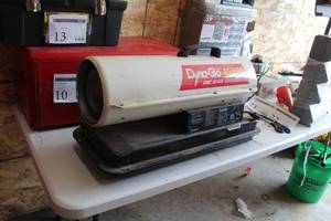 lot 17 image: Dyna-Glo Torpedo Heater 45000 BTU RMC-KFA45