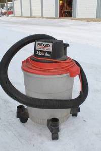 lot 19 image: Ridgid WetDry Shop Vacuum 8 Gallon WD0800 0