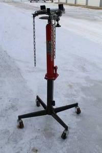 lot 21 image: Torin Big Red Transmission Jack 1000 lbs