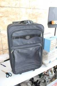 lot 48 image: Lewis & Hyde Original Suitcase 17Wx10Dx29H