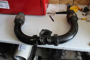 lot 49 image: 1980 Mercury Boat Motor Manifold