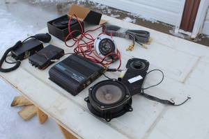 lot 41 image: Car Stereo Equipment - Cobra CB Radio, Car Stereo Speakers, Jensen Amplifier A220 100W100W Mofset Power 250W Bridged, Stereo Cables