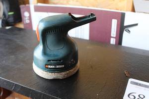 lot 68 image: Black & Decker Hand Buffer BP900