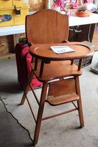 lot 127 image: Wood High Chair 20Wx20Dx38H