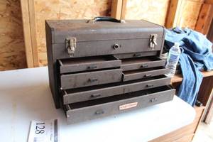 lot 128 image: Craftsman Metal Tool Box 20Lx9Wx14H