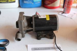 lot 137 image: Tecumseh MP Pumps Inc. Electric Pump 12VDC 34310 (new)