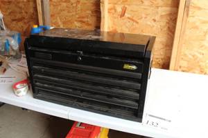 lot 132 image: Performax Metal Tool Box without Key 26Lx12Wx15H