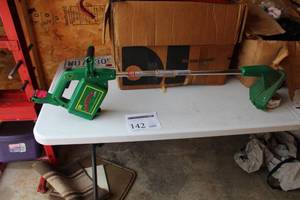 lot 142 image: Weed Eater Handystik Lite 12V Cordless Line Trimmer