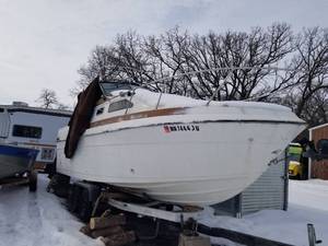 lot 6 image: Cabin Cruiser Boat, Mercury Mercruiser Power Trim Inboard Motor - This item is sold AS-IS For PARTS  REPAIR Only