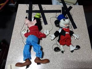 lot 5 image: 2-Vintage Disney Marionettes (Mickey and Goofy)