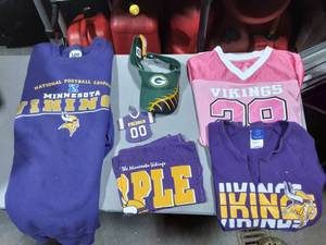 lot 33 image: MN Vikings Items & Apparel, 1-Packer Visor