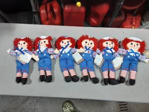 lot 55 image: 6-NEW With Tags Raggedy Andy Dolls