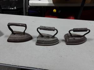 lot 63 image: 3-Cast Iron Sad Irons