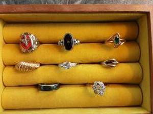 lot 16 image: 8-Assorted Rings (Not Organizer)