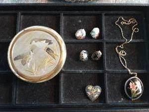 lot 21 image: Cloisonne Trinket Box & Jewelry