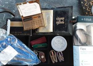 lot 22 image: 3-Piece Barber Shears, Vintage Wallet, Business Card Case, Pocket Knives & Folding Scissors, Girl Scouts Folding Tin Cup, Misc.