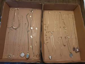lot 34 image: 24-Assorted Necklaces