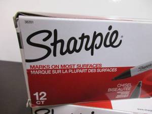 lot 148 image: Sharpie Chisel Markers