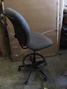 lot 127 image: HON Drafting Stool