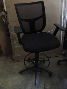lot 8 image: Drafting Stool