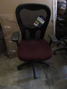 lot 5 image: Tempurpedic Office Chair