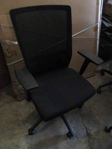lot 13 image: Workplace 2.0 500 Series Chair