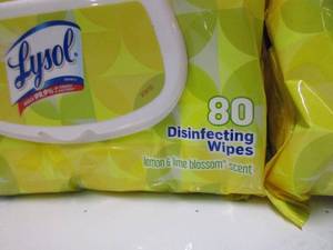 lot 33 image: Lysol Wipes