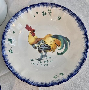 lot 33 image: LesCogs Rooster Themed Dinnerware