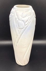 lot 71 image: Van Briggle Pottery Vase
