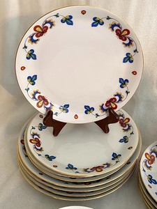 lot 85 image: Porsgrund Farmers Rose Service for Four