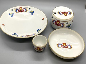 lot 89 image: Porsgrund Farmers Rose Dish Items