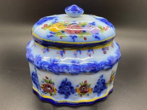 lot 142 image: Vesta Alcobaca (Portugal) Covered Dish