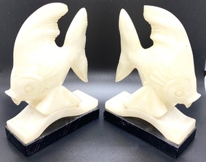 lot 140 image: Amazing Pair of Marble Fish Figurine Bookends