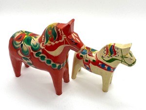lot 255 image: Two Dala Horses