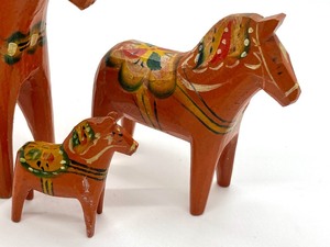 lot 256 image: Three Dala Horses