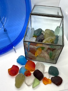 lot 263 image: Home Decor Including Blown Glassware